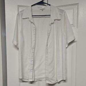 kathy ireland White Short Sleeve Button-Down Shirt